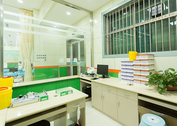 安居医院智能公共卫生服务大厅―健康小屋安装完毕