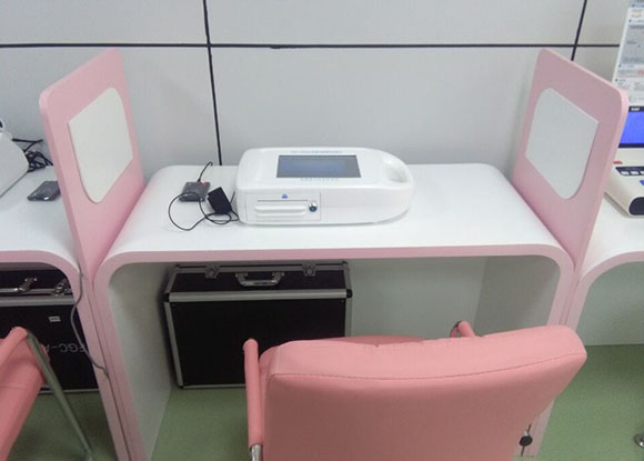 兴平市人大代表调研健康小屋